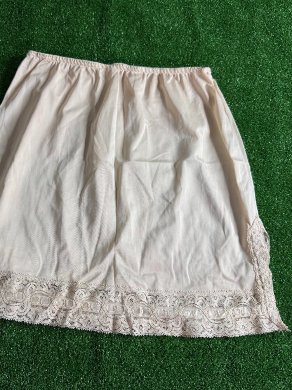 Vintage 70s Gaymode Penneys Beige Lace Hem Half Slip Fairy Coquette Size L Short